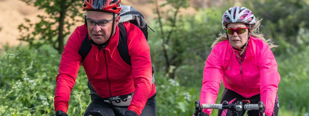 Two cyclists on the route