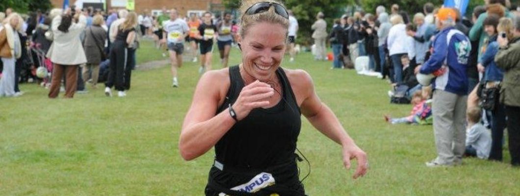 Tania running the southend half marathon for Havens Hospices